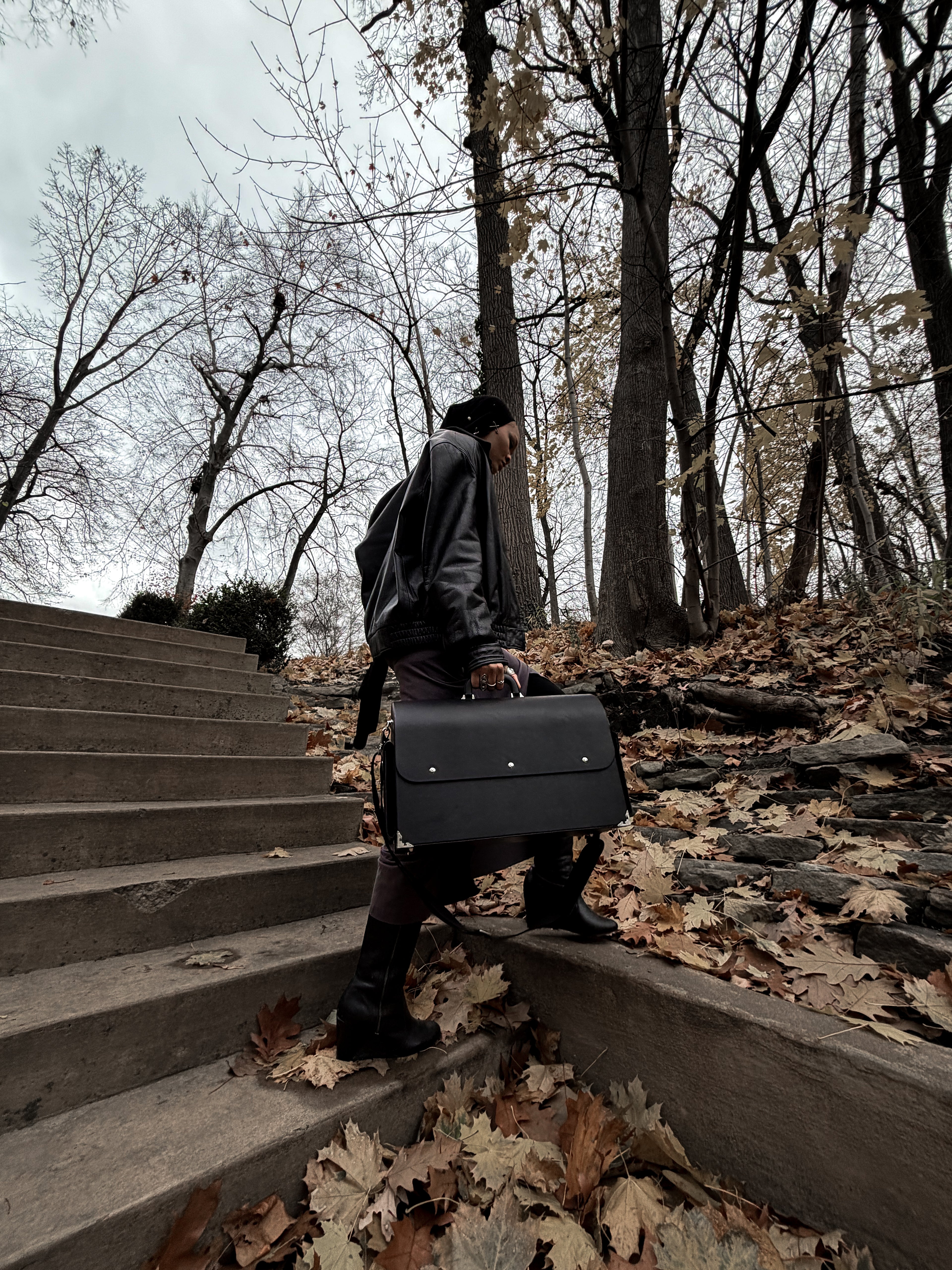 LEATHER WEEKENDER BAG - AVAILABLE MARCH 2