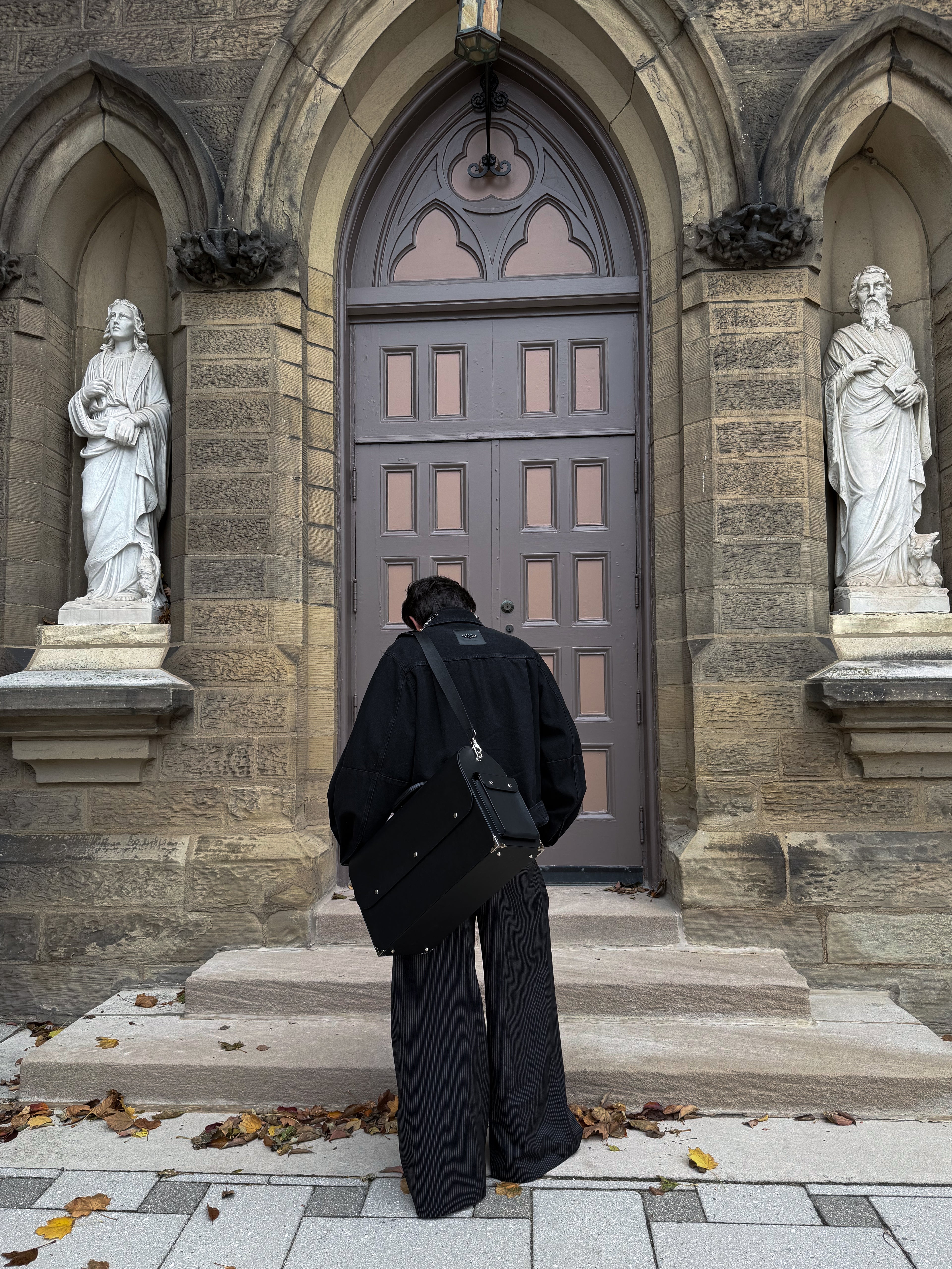 LEATHER WEEKENDER BAG - AVAILABLE MARCH 2